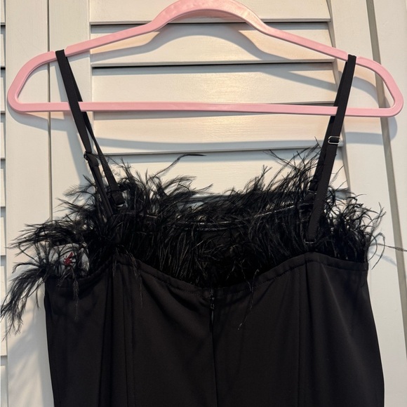 NWT Nicole Miller Women’s Black Jumpsuit with Feather Accents Size 8 - Picture 2 of 9